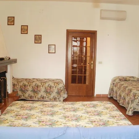 Il Poggiolo ファームステイ Istia dʼOmbrone